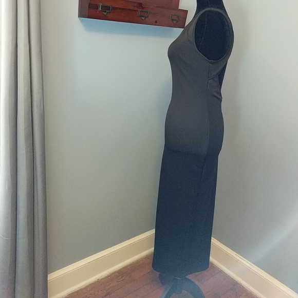 Classy backless black dress - Picture 4 of 5